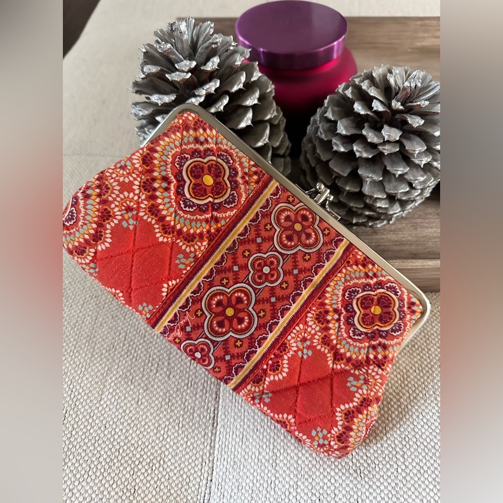 Vera Bradley- Quilted Kisslock Wallet Red/Floral Print